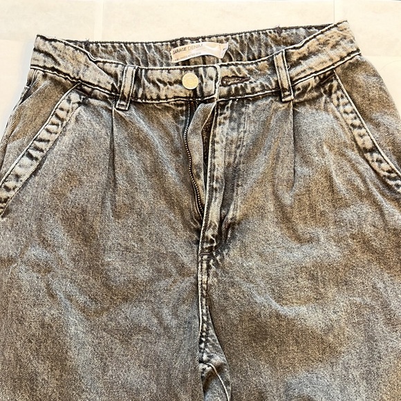 Dark wash MOM jeans! - Picture 3 of 6